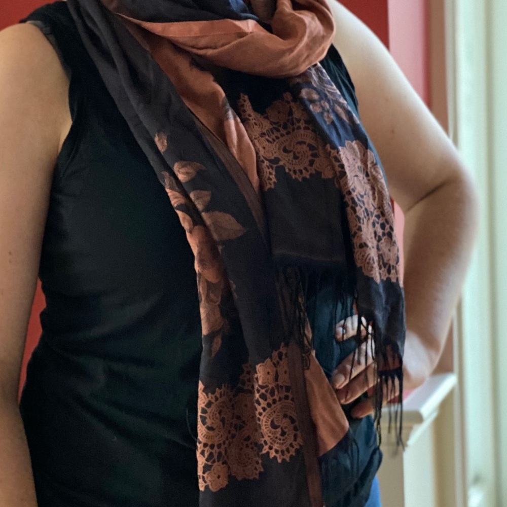 Patterned Scarf - Picture 2 of 4